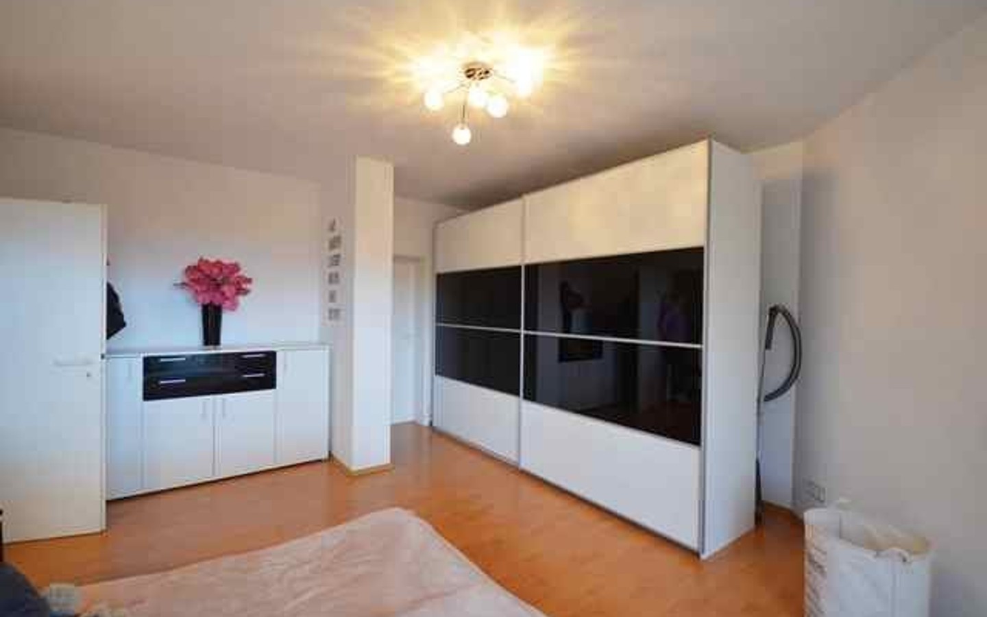 Schlafzimmer - Schriesheim- Blütenweg:  Fantastische 3 Zimmerwohnung mit Terrasse und Blick auf die Strahlenburg