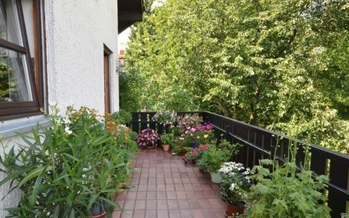 Großer Balkon - Gaiberg-Am Kirchwald: Wunderschöne 3,5-Zimmer-Maisonette-Wohnung in herrlicher Feldrandlage.
