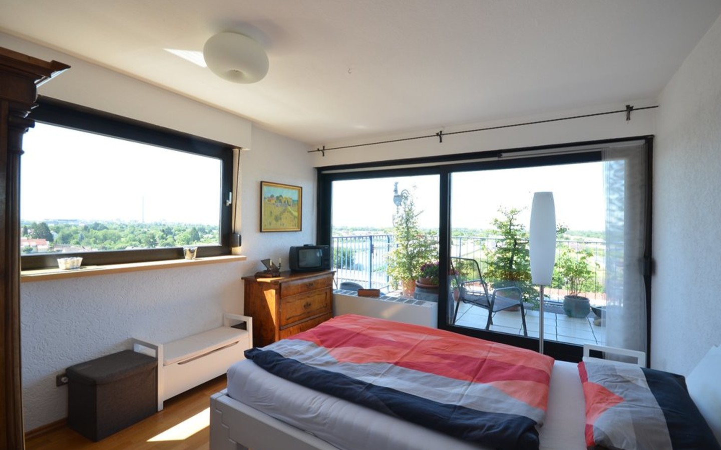 Schlafzimmer / Zimmer 1 - HD-Handschuhsheim-Penthousewohnung: Fantastischer Blick auf den Heiligenberg und in die Rheinebene