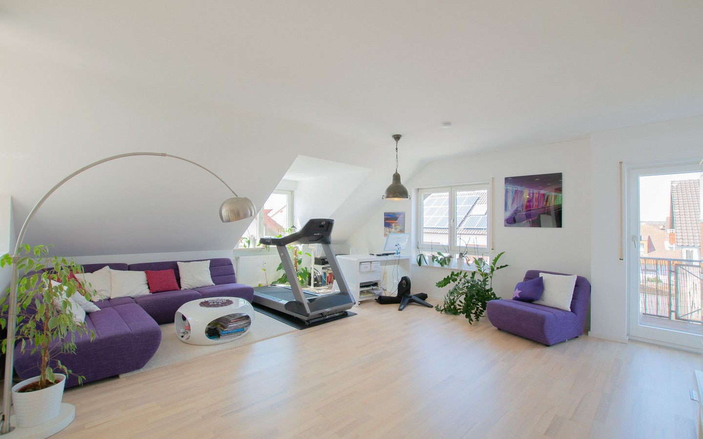 Wohnzimmer - Großzügige und moderne Zweizimmerwohnung in guter Lage von Sandhausen