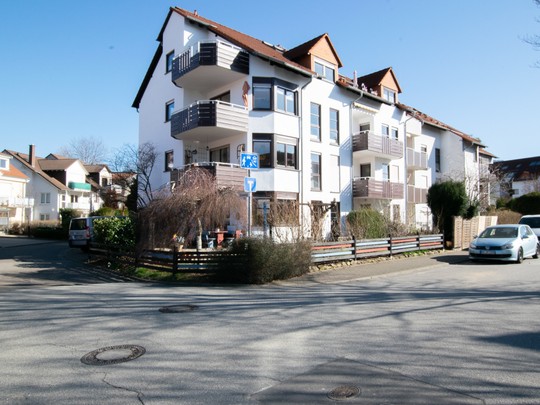 Dossenheim: Großzügige und lichtdurchflutete 3 Zimmerwohnung mit TG-Stellplatz - Ihr Immobilienmakler in Dossenheim