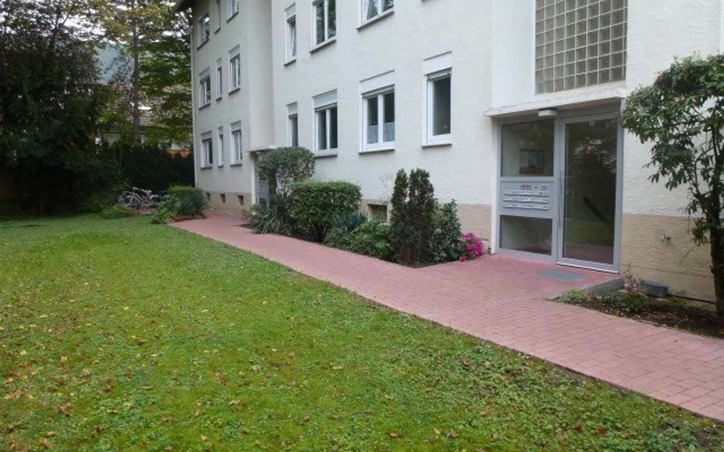 Hauseingang - Heidelberg-Südstadt (Philipp-Otto-Runge-Str.). Schöne und helle Zweizimmerwohnung