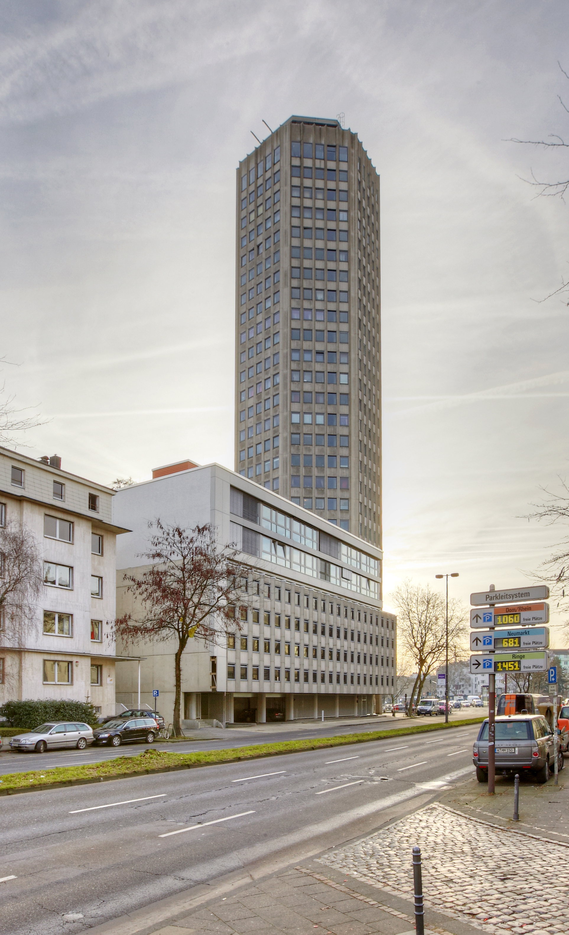 WvM Immobilien saniert Ringturm in Köln
				