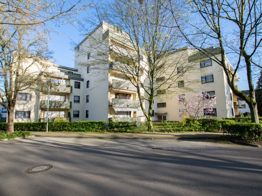 Ladenburg: Außergewöhnliche 3,5-Zimmerwohnung mit 2 Balkonen in ruhiger Wohnlage - Ihr Immobilienmakler in Ladenburg