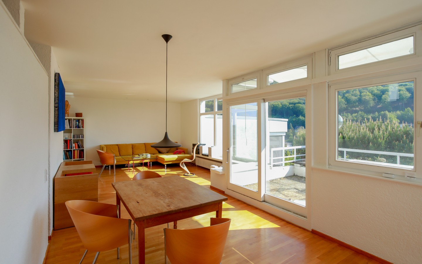 Wohnzimmer - Familienparadies in bevorzugter Aussichtslage von Ziegelhausen
