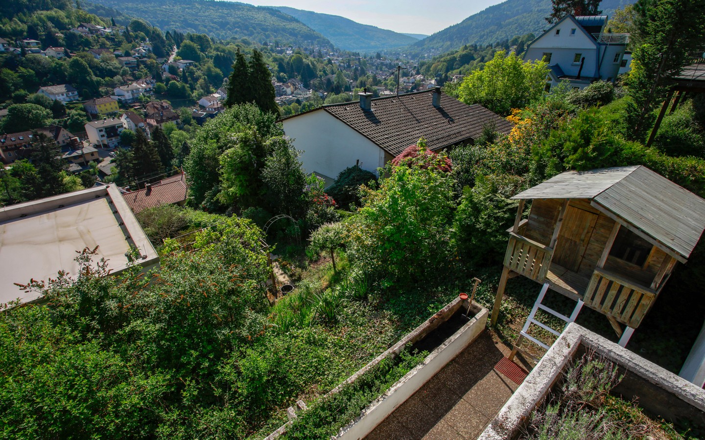 Terrassenfläche - Familienparadies in bevorzugter Aussichtslage von Ziegelhausen