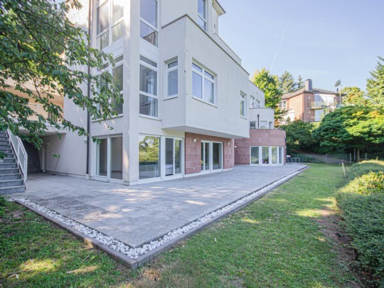 Luxuriöse Maisonette-Wohnung in einer Architektenvilla mit Terrasse und Garten - Ihr Immobilienmakler in Heidelberg