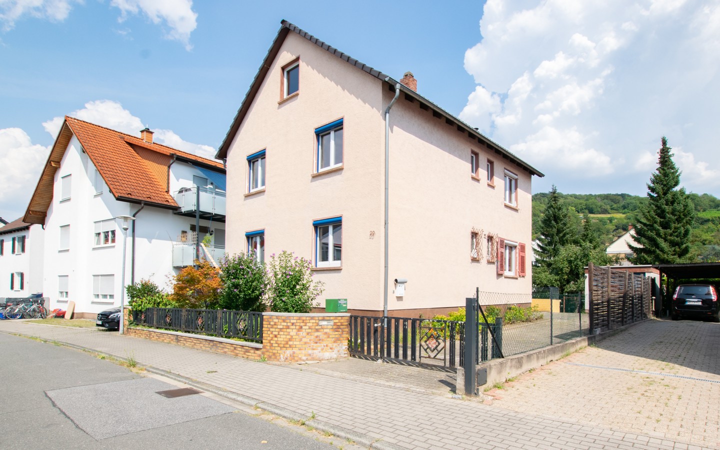 Hausansicht - Freistehendes Ein- bis Zweifamilienhaus mit Garten in ruhiger Lage von Hemsbach!
