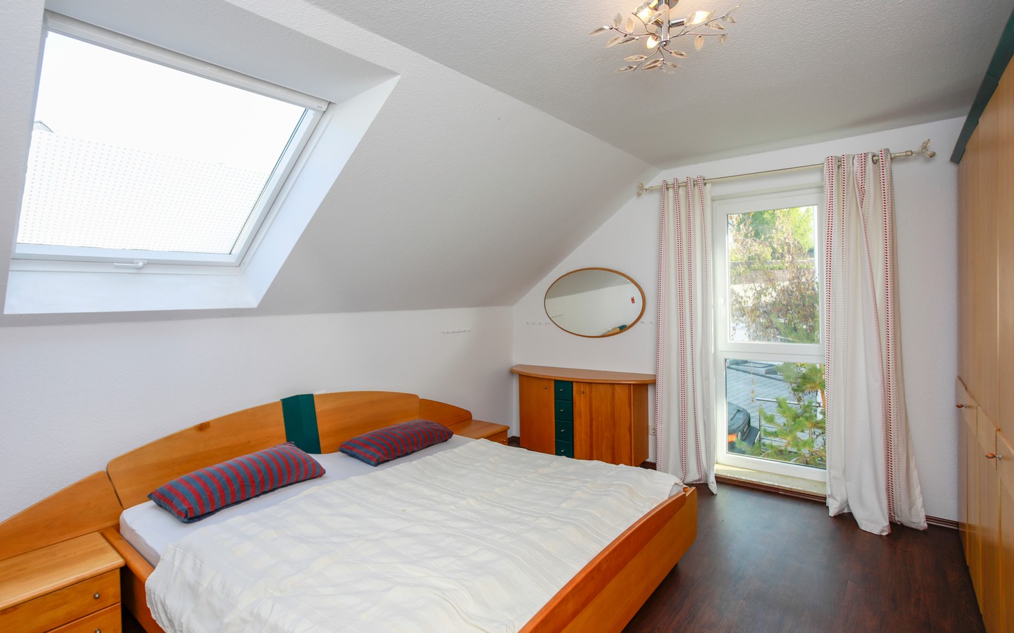 Zimmer OG  - Moderne und energieeffiziente Doppelhaushälfte zum Wohlfühlen in Bammental
