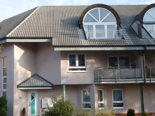 Mannheim-Seckenheim: Anspruchsvolle, helle  2,5-Zimmer-Maisonette-Wohnung mit viel Atmosphäre - Ihr Immobilienmakler in Seckenheim