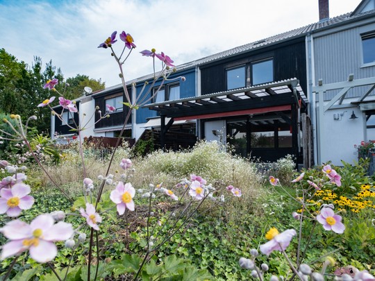 HD-Emmertsgrund: Renovierungsbedürftiges Reihenmittelhaus mit Garten, Garage und Ausbaupotential - Ihr Immobilienmakler in Heidelberg