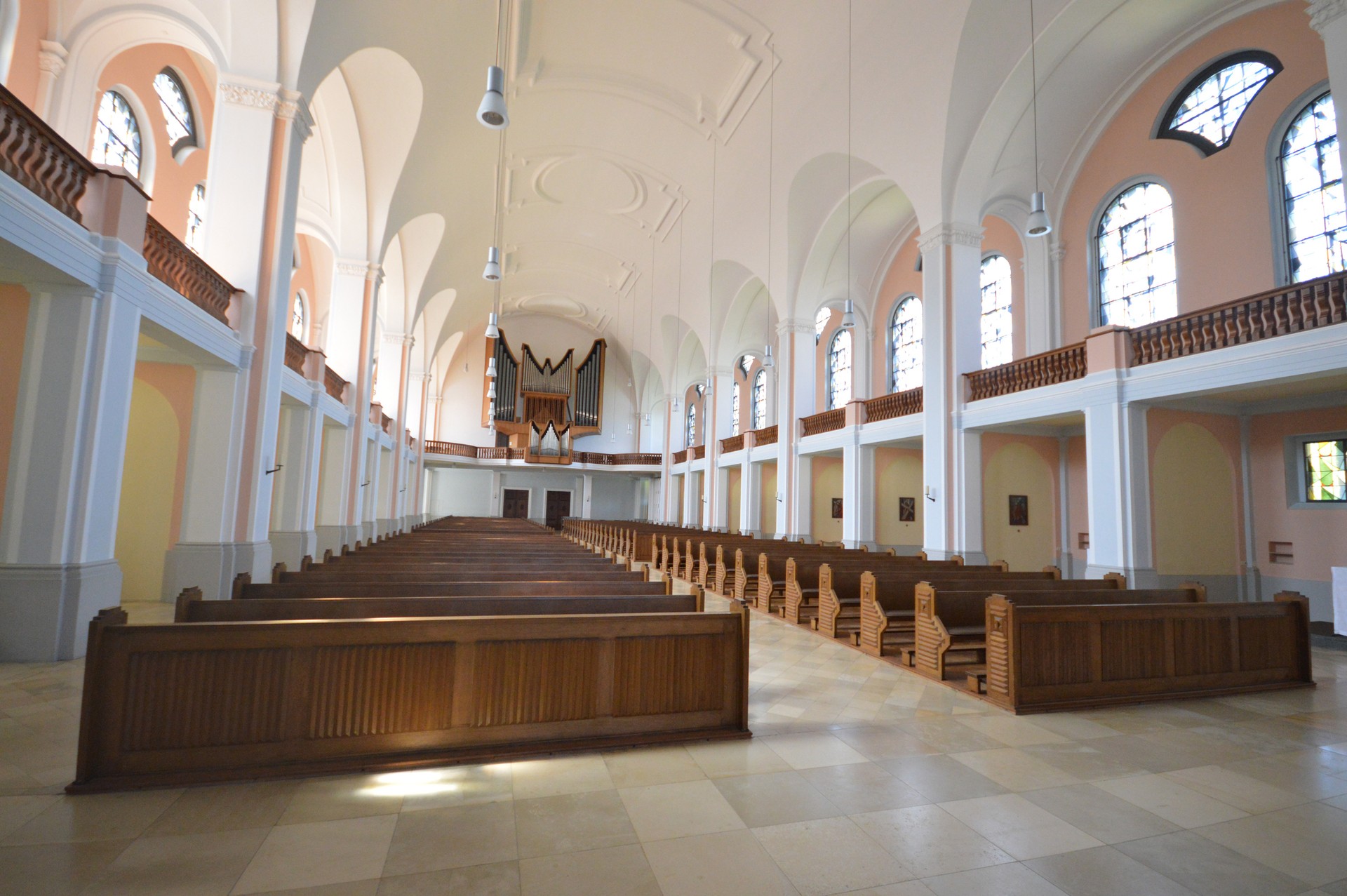 EHP-Immobiliengruppe_Siegburg_Klosterfest-2019_Kirche.jpg
				