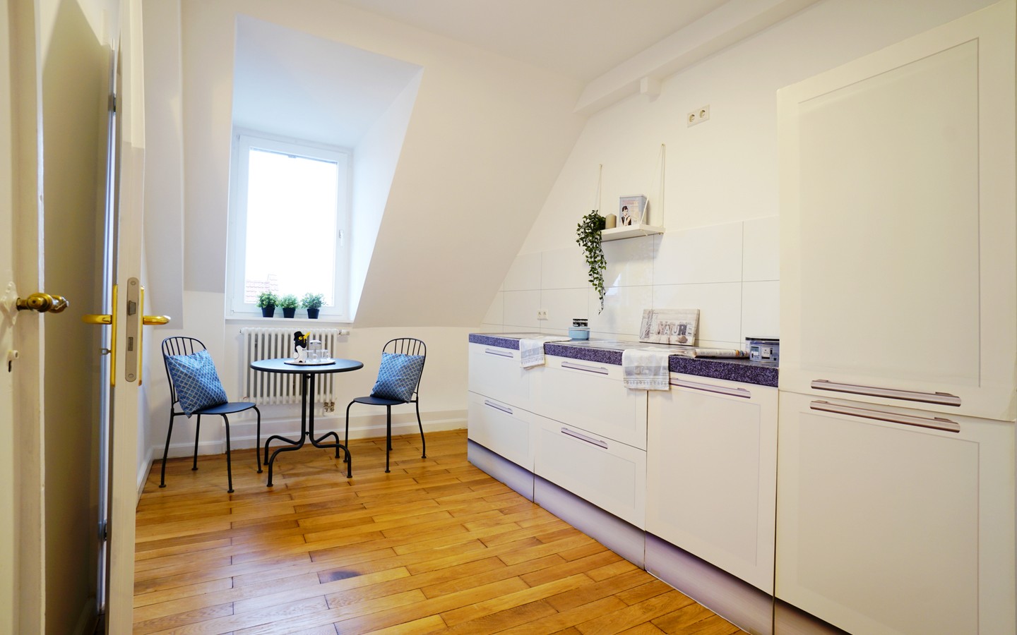 Küche - Charmante 2-Zimmer-Dachwohnung in Jugendstilhaus in HD-Bergheim