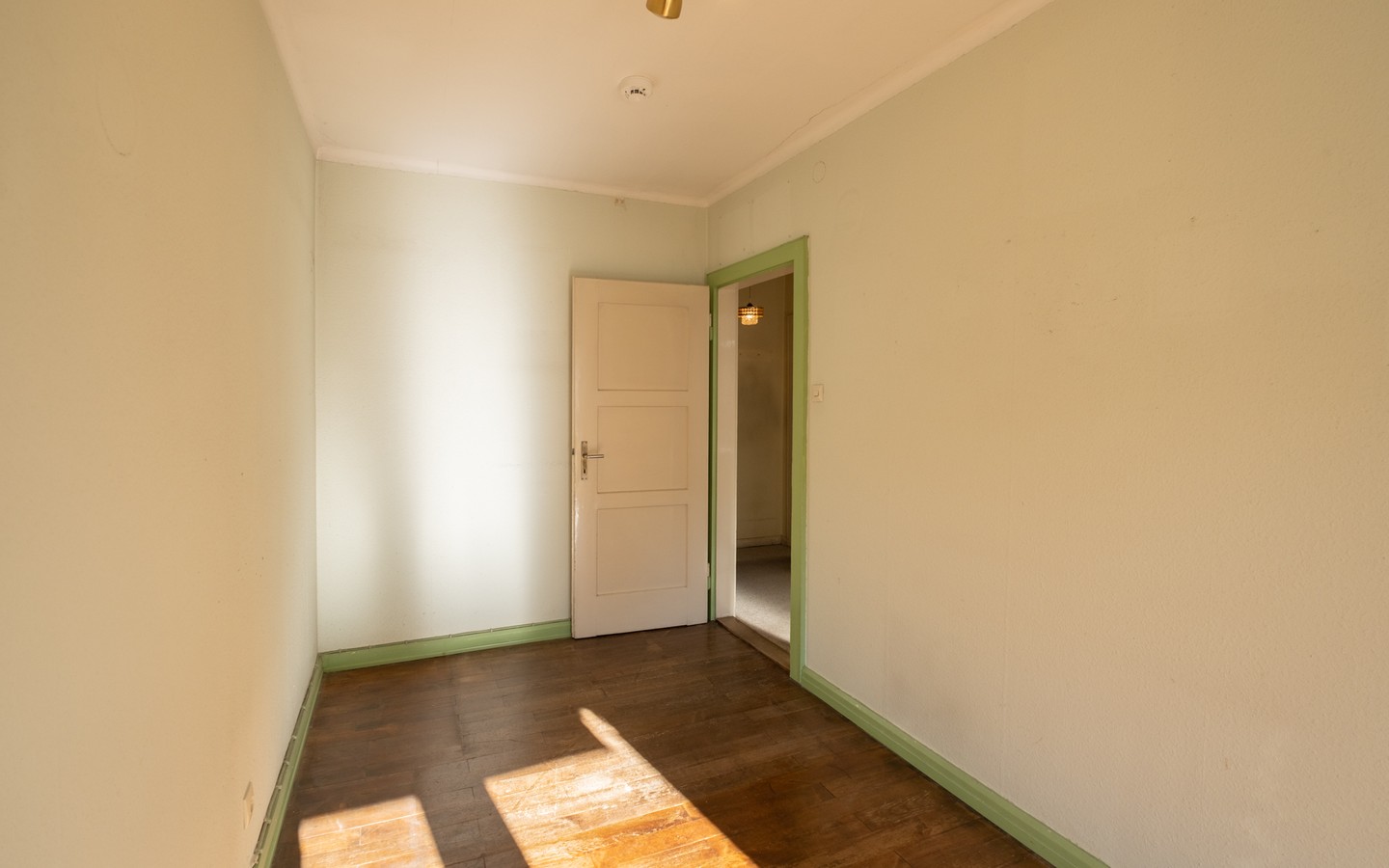Zimmer 3 - Seltene Gelegenheit in HD-Neuenheim: Bezugsfreie 3-Zimmer-Wohnung mit Loggia in zentraler Lage