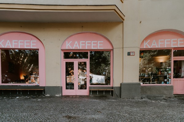 Berlin-Neukoelln-Cafe.jpeg
				