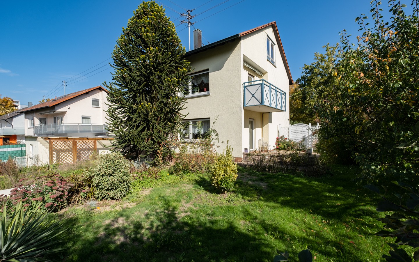 Gartenansicht - Direkt am Kurpark in Bad Rappenau: Freistehendes Wohnhaus in ruhiger Wohnlage mit herrlichem Garten