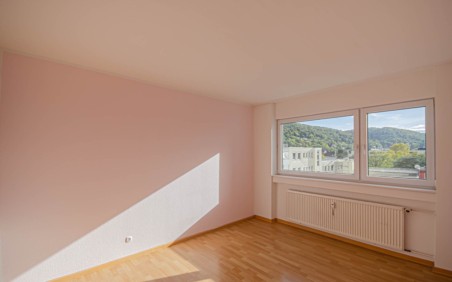 Zimmer1 - Bezugsfreies Appartement: Ideal zum Eigennutz oder als Kapitalanlage – provisionsfrei für Käufer