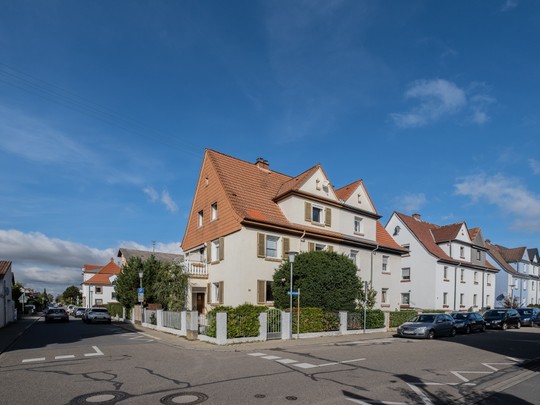 Ohne Käuferprovision: Mehrfamilienhaus als Doppelhaushälfte mit Garten (kernsanierungsbedürftig) - Ihr Immobilienmakler in Eppelheim