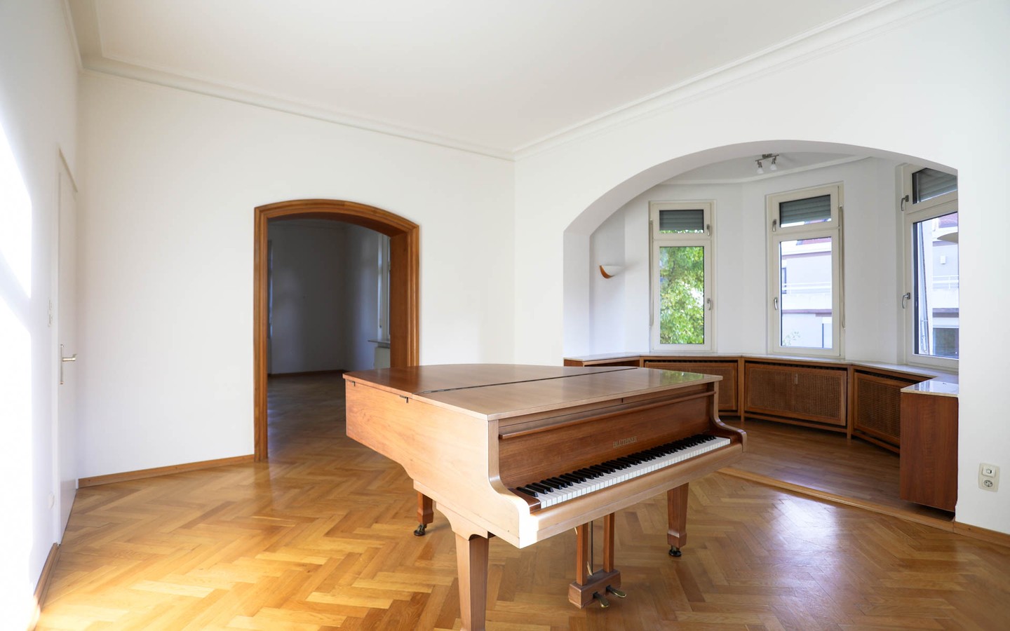 Wohnzimmer 1. OG - Vermächtnis eines großen Bauherrn: Villa Klose, Herzstück des Englischen Viertels in Neuenheim