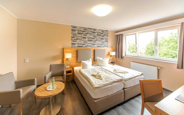 Hotel_ruegenblick_barrierefreies_3-sterne-stadthotel_Stralsund_doppelzimmer2.jpg
				