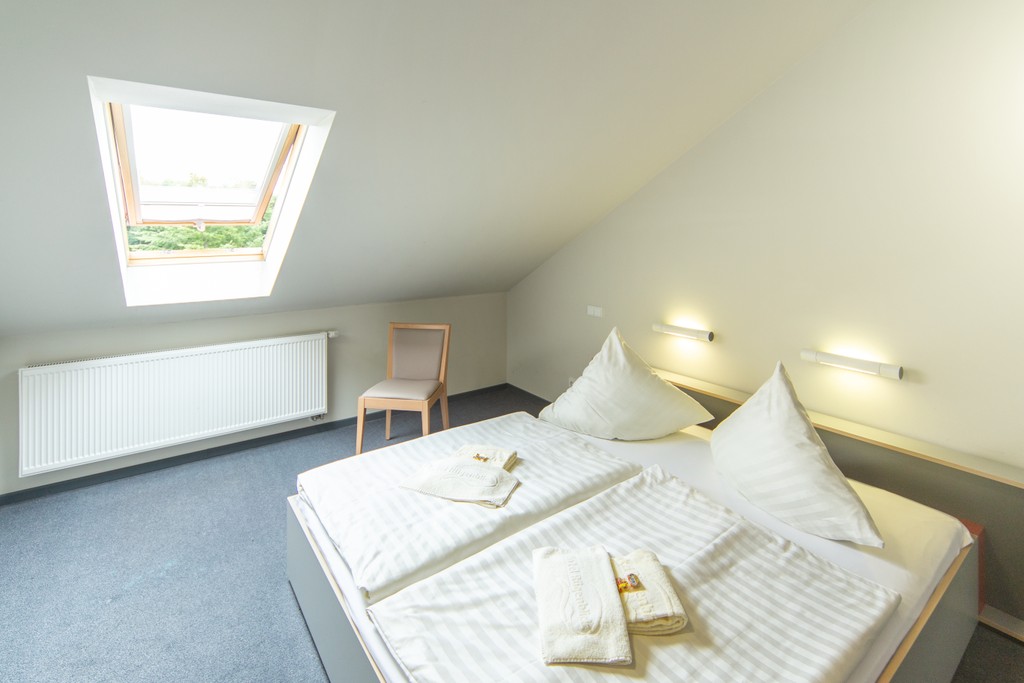 Hotel_ruegenblick_barrierefreies_3-sterne-stadthotel_Stralsund_doppelzimmer.jpg
				