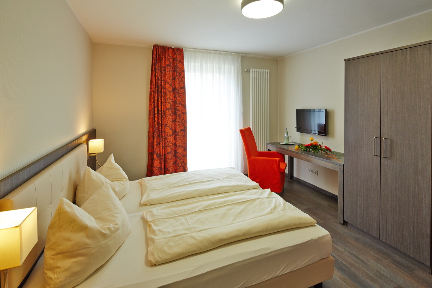 hotel_fit_rollstuhlgerechtes_landhotel_mit_tagungsmoeglichkeiten_in_much_doppelzimmer.jpg