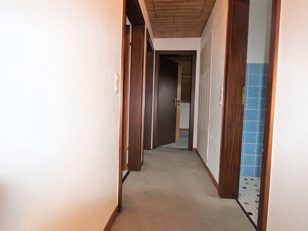 Flur im Obergeschoss mit Zugang zu allen Zimmern
				