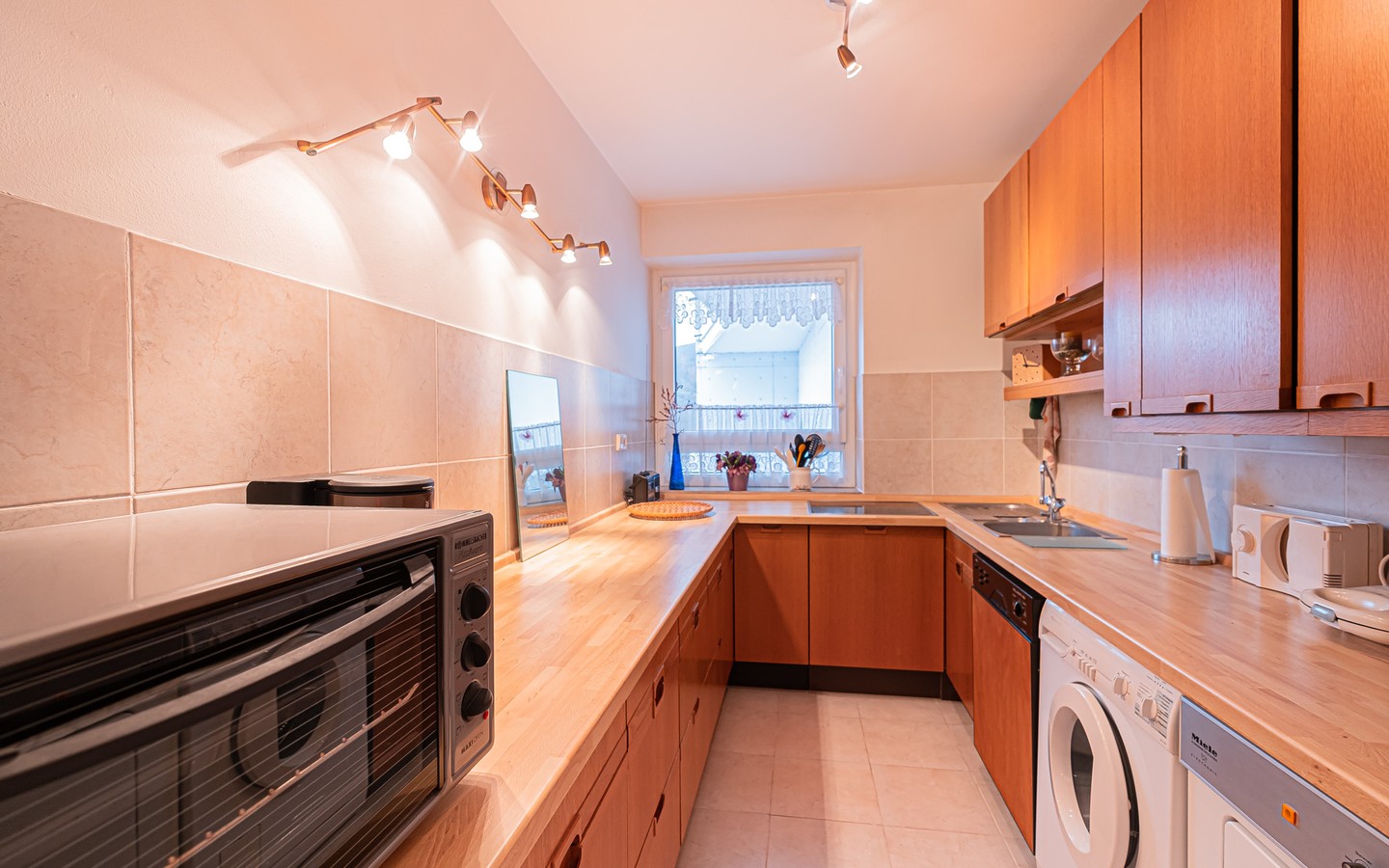 Küche - Geräumige 3-Zimmer-Wohnung mit phänomenalem Blick über Handschuhsheim