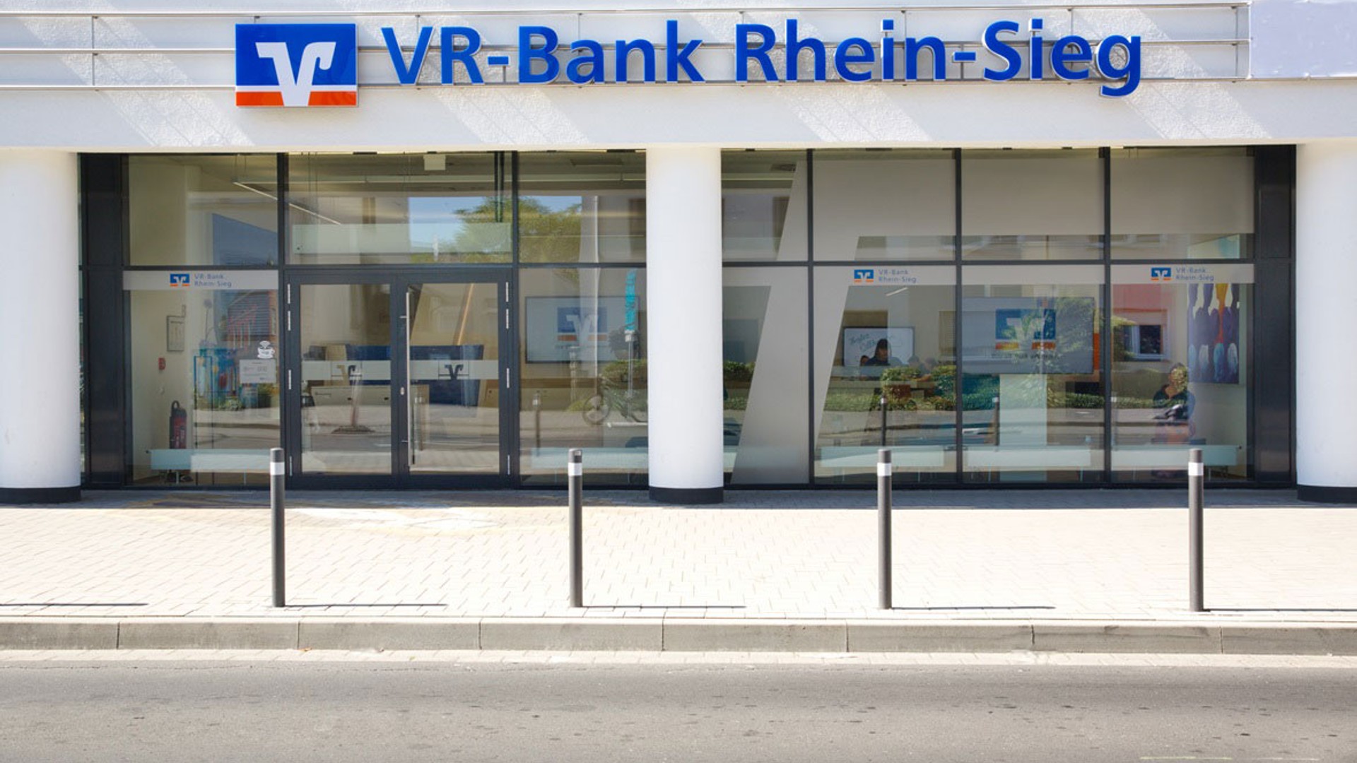 Bahnhof_Troisdorf__VR_Bank_Immobilien_kaufen_und_mieten_in_Bonn_Rhein-Sieg-Kreis.jpg
				