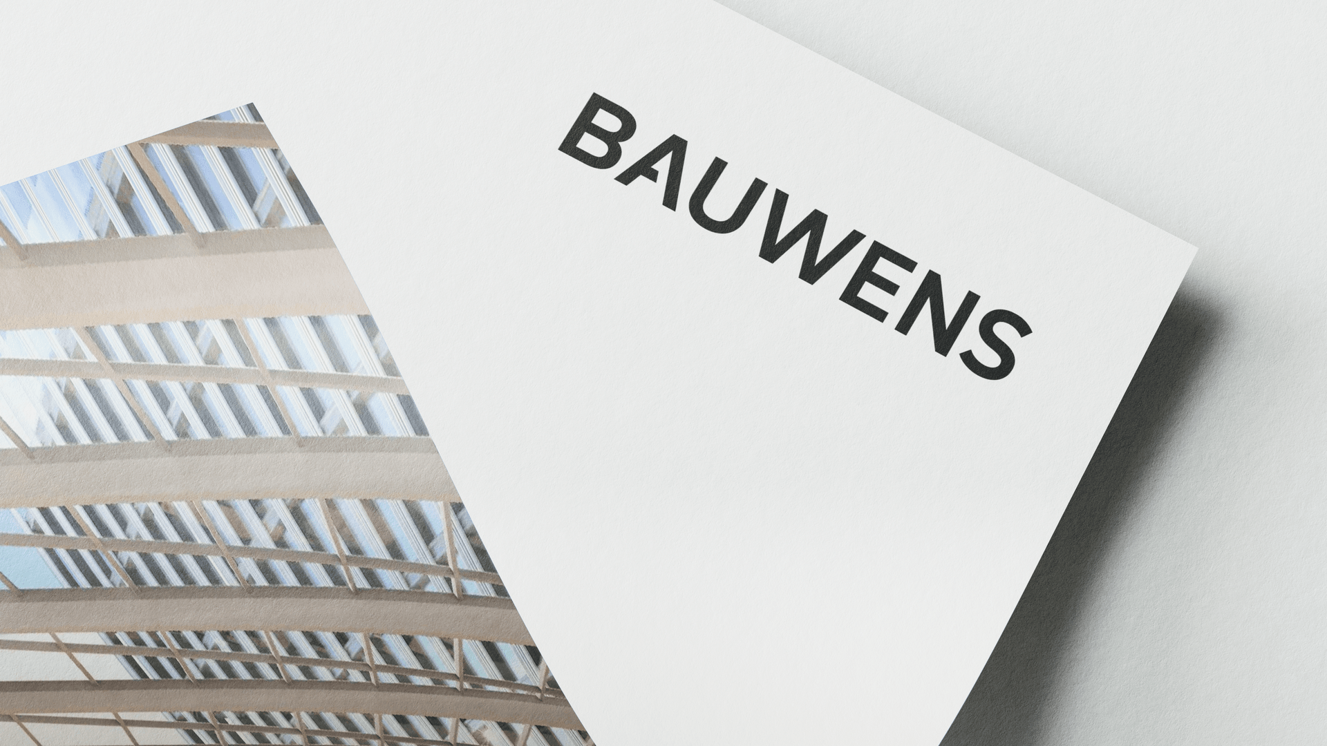 Das BAUWENS Logo im Zusammenhang mit einer Referenz von der Agentur Königspunkt.
				