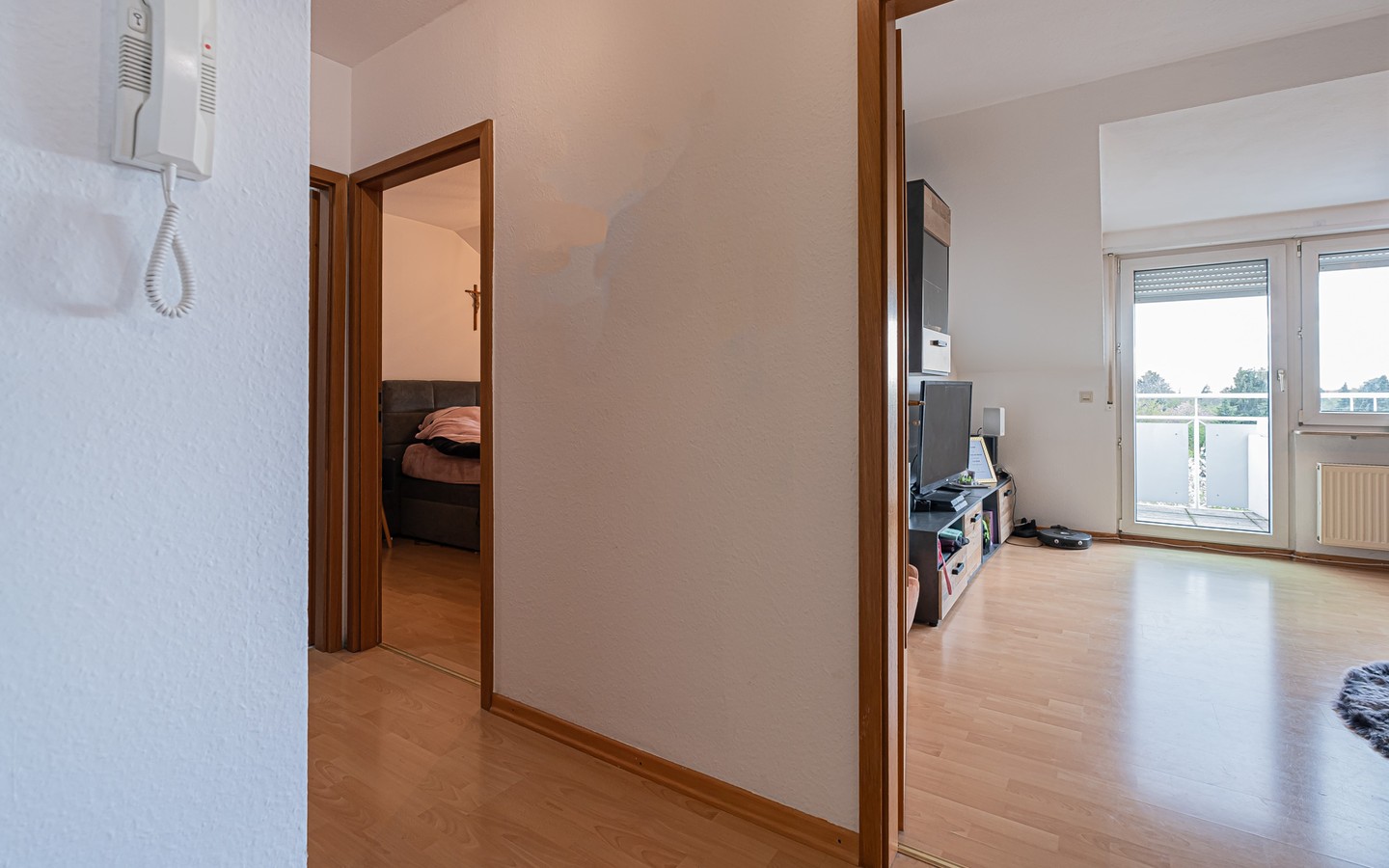 Flur - Gemütliche 2-Zimmer-Wohnung mit sonnigem Balkon und TG-Stellplatz in HD-Kirchheim