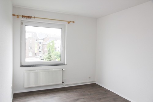 Schlafzimmer - 2 Zimmer Wohnung in Köln-Mülheim
				