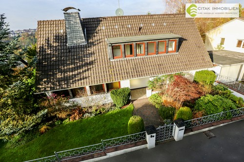 Hochstativ Strassenseite - Zweifamilienhaus in Rösrath-Lüghausen
				