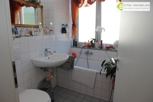Badezimmer - 3 Zimmer Wohnung in Köln-Niehl
				