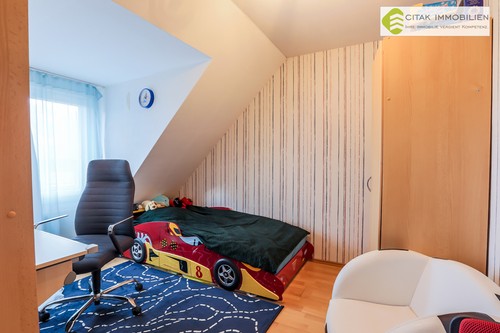 Kinderzimmer - 3 Zimmer Maisonnette Wohnung in Köln-Worringen