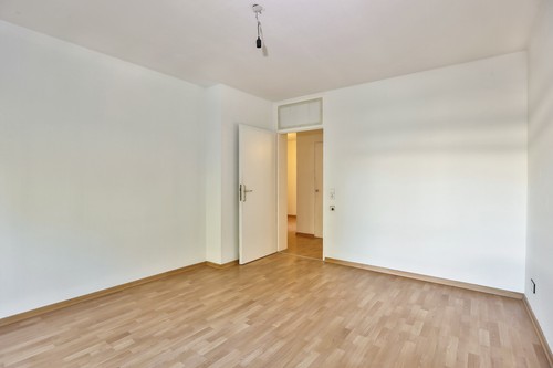 Schlafzimmer Pos2 - 3 Zimmer Wohnung in Köln-Weiden
				