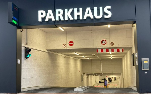 Parkhaus.jpg
		