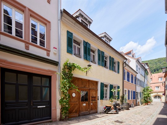 In begehrter Altstadt-Lage: Sehr gepflegtes Wohnhaus mit außerordentlichem Charme - Ihr Immobilienmakler in Heidelberg