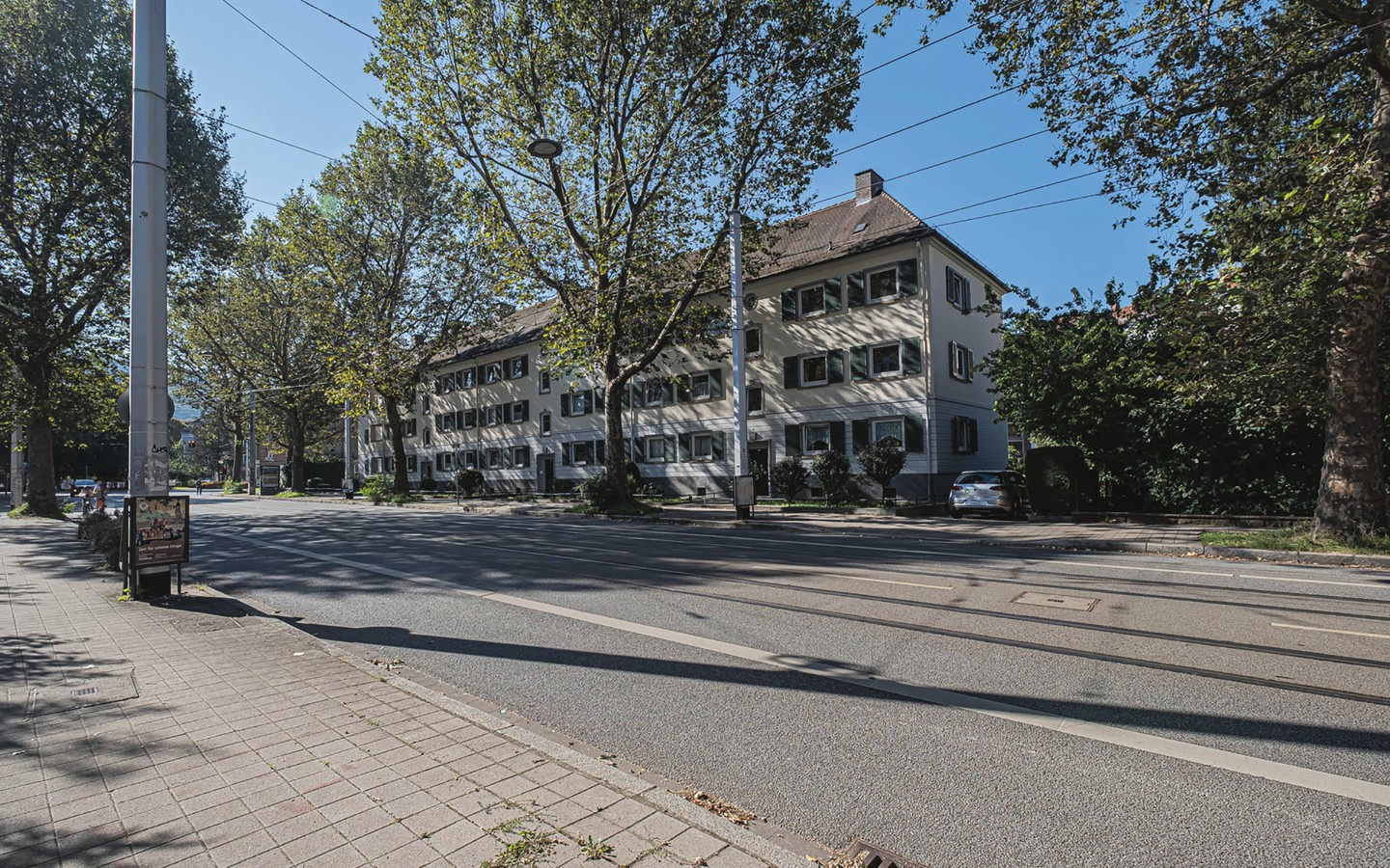 Straßenzug - Bezugsfrei und ohne Käuferprovision: geräumige 3-Zimmer-Wohnung in Heidelberg-Neuenheim