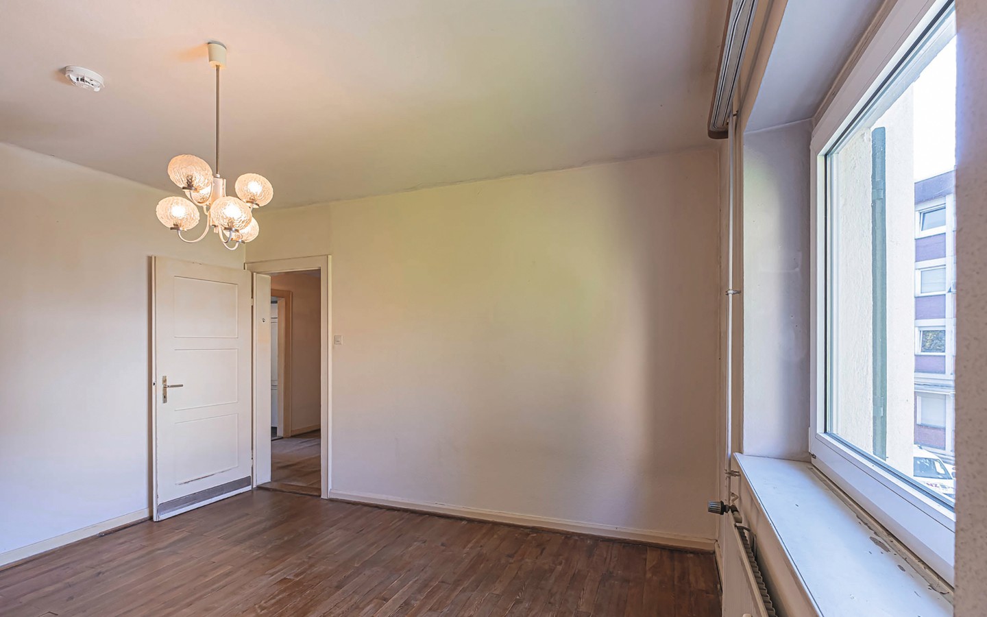 Zimmer 2 - Bezugsfrei und ohne Käuferprovision: geräumige 3-Zimmer-Wohnung in Heidelberg-Neuenheim