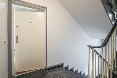 Treppenhaus - Zugang Wohnung