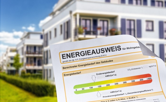 Immobilienmakler-Frankfurt-UK-Immobilien-Energieausweis-scaled.jpeg