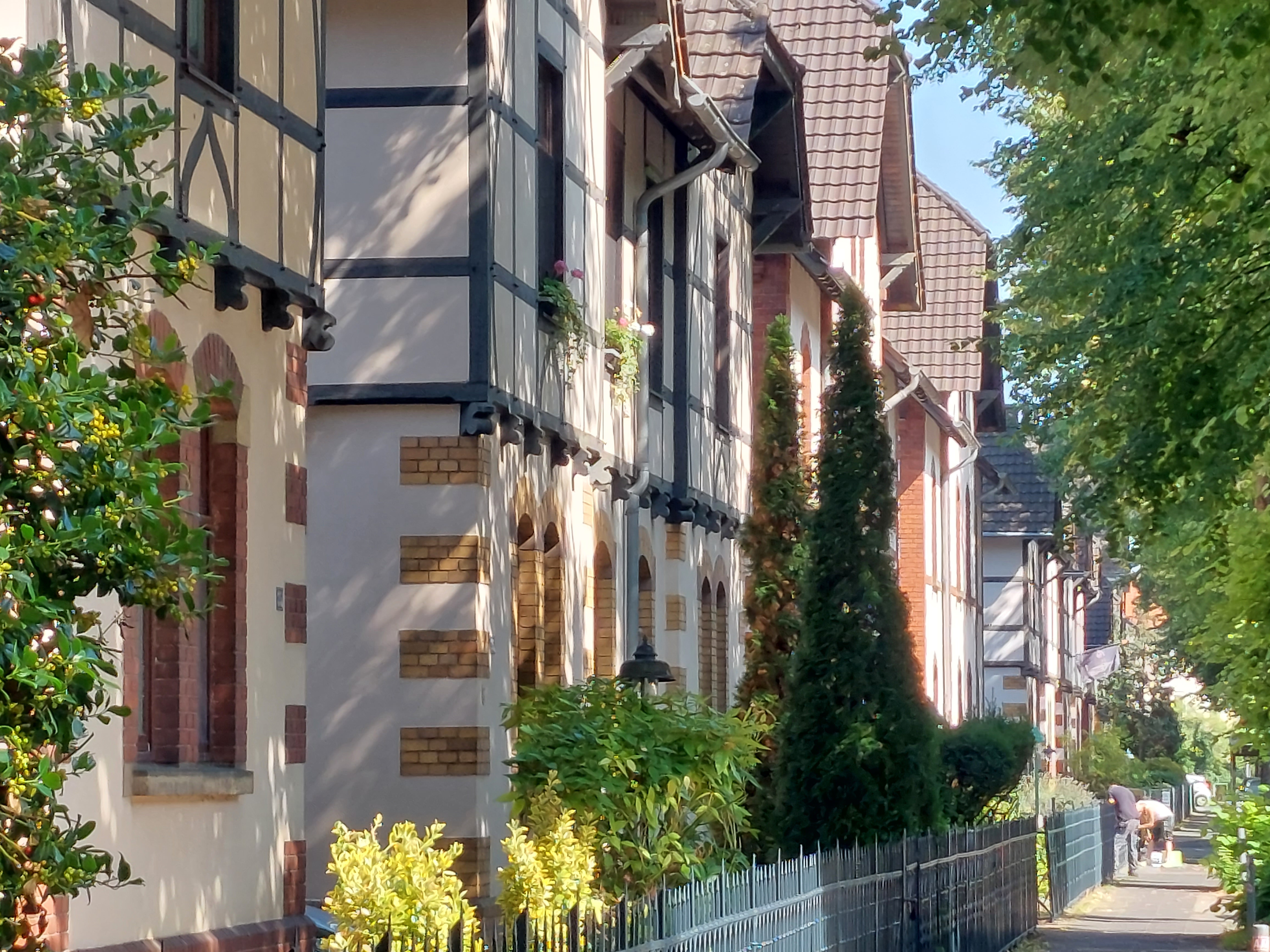 Sie suchen nach einem Immobilienmakler für Köln-Müngersdorf der Ihr Haus oder Eigentumswohnung sicher und stressfrei verkaufen kann?