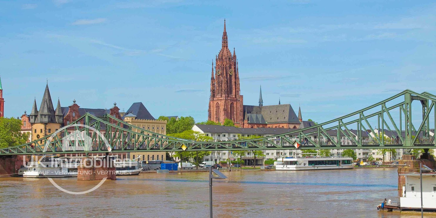 Immobilienmakler-Frankfurt-Altstadt-Eiserner-Steg-Mainkai-Historisches-Museum-Frankfurt-Kaiserdom-St.Bartholomäus-Fahrtor-DOM-MAIN.jpg
