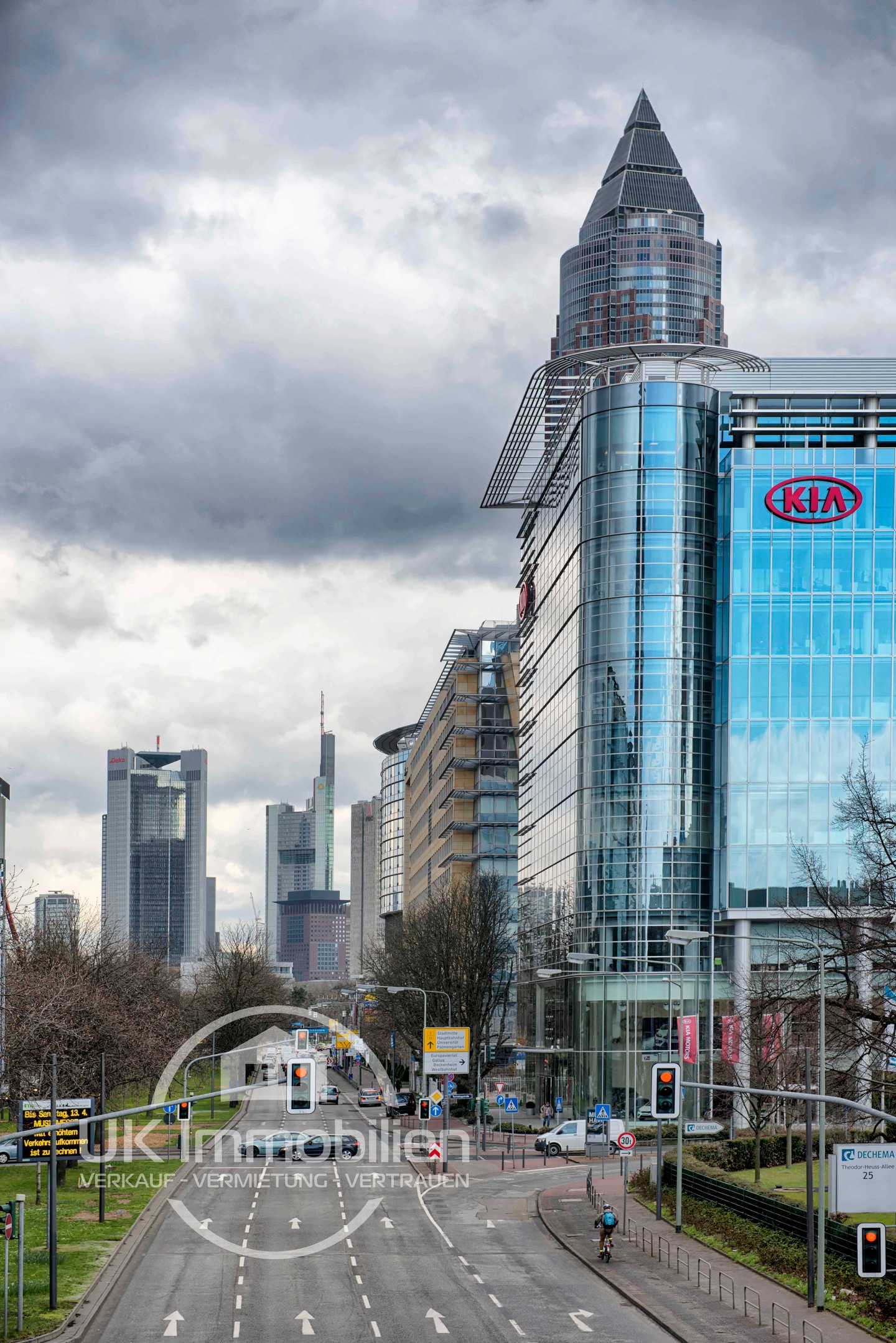 Immobilienmakler-Frankfurt-Messe-Theordor-Heuss-Allee-Messeturm-Trianon-Commerzbank-Tower.jpg