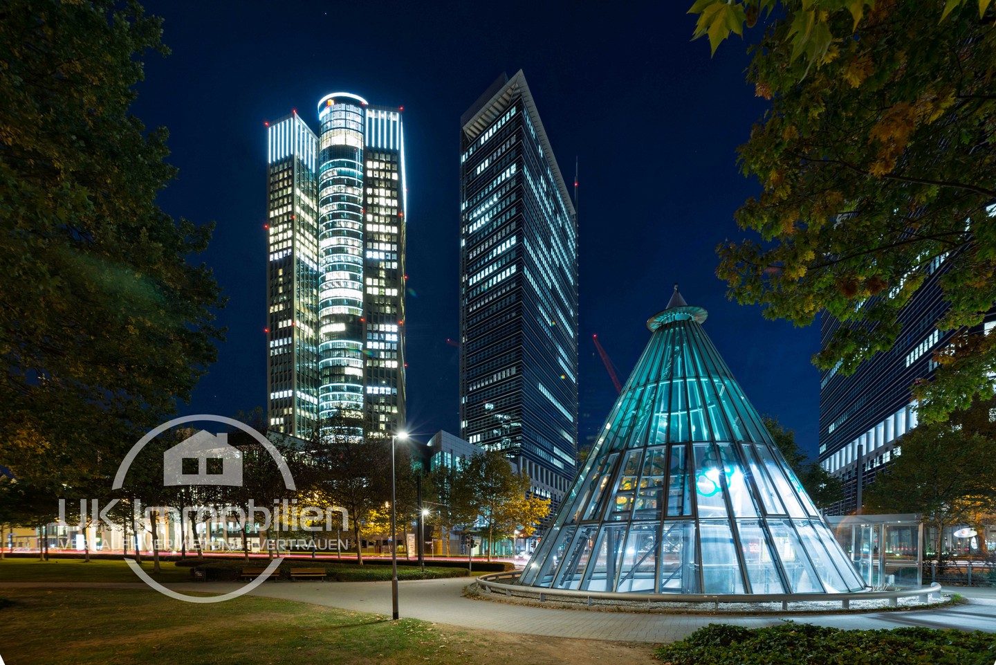 Immobilienmakler-Frankfurt-Messe-Tower185-Friedrich-Ebert-Anlage-Messe-Frankfurt.jpg