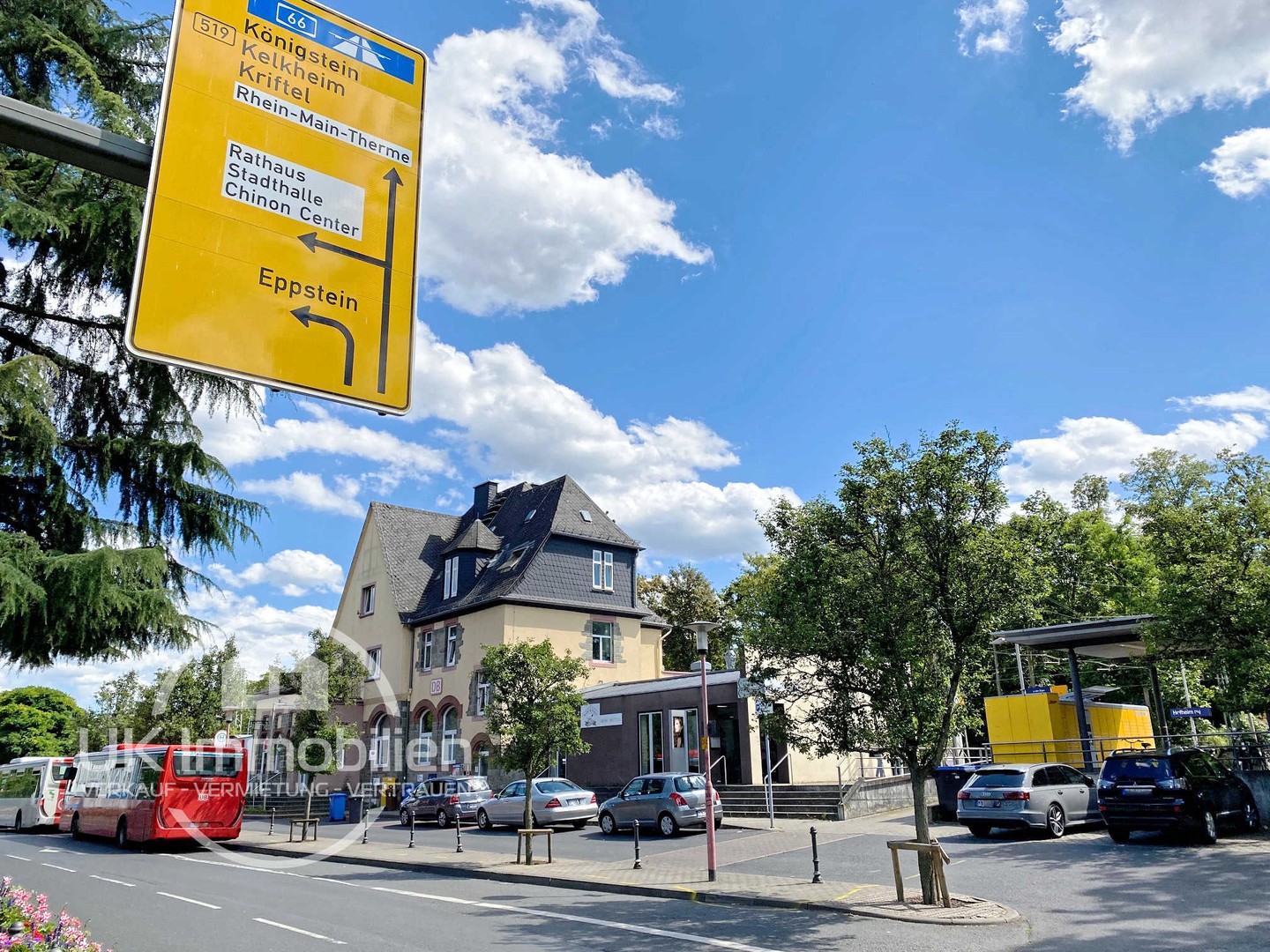 Immobilienmakler-Frankfurt-Hofheim-Kreisel-B519-HattersheimerStraßeS-Bahnhof-Hofheim-Taunus.jpg