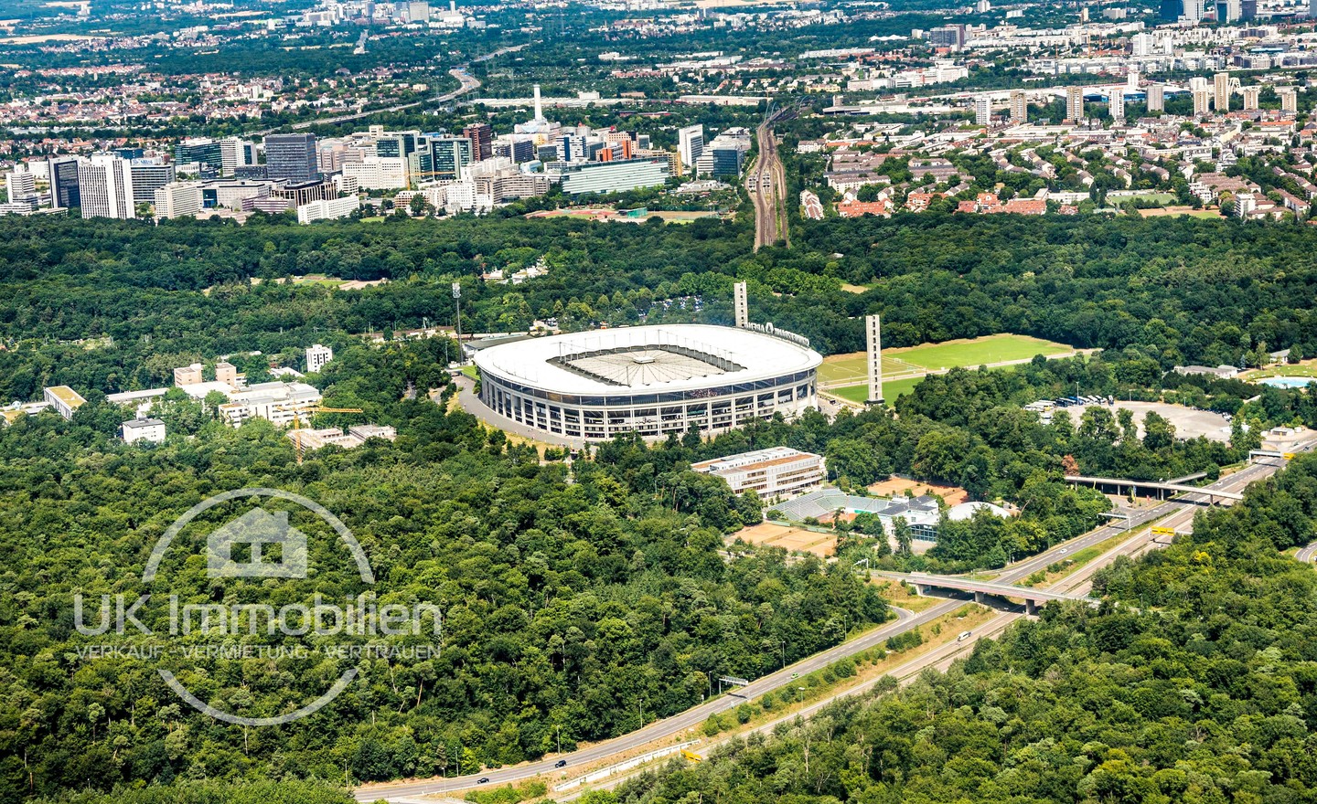 Immobilienmakler-Frankfurt-Niederrad-Waldstadion-ehemalige-Commerzbank-Arena-Frankfurter-Stadtwald.jpg