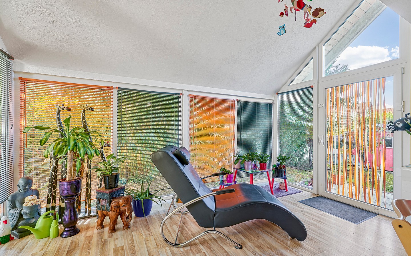 Wintergarten - Ohne Käuferprovision: reizvoll gestaltetes Einfamilienhaus mit herrlichem Garten in Lampertheim