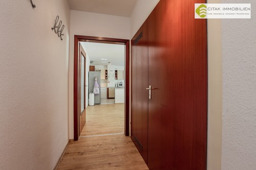 Flur - Garderobe - 2 Zimmer Wohnung in Köln-Niehl